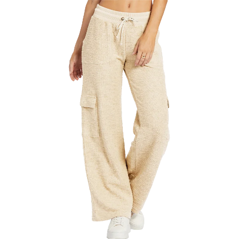 Women's Off the Hook Cargo Pant Classic Pleated Pants