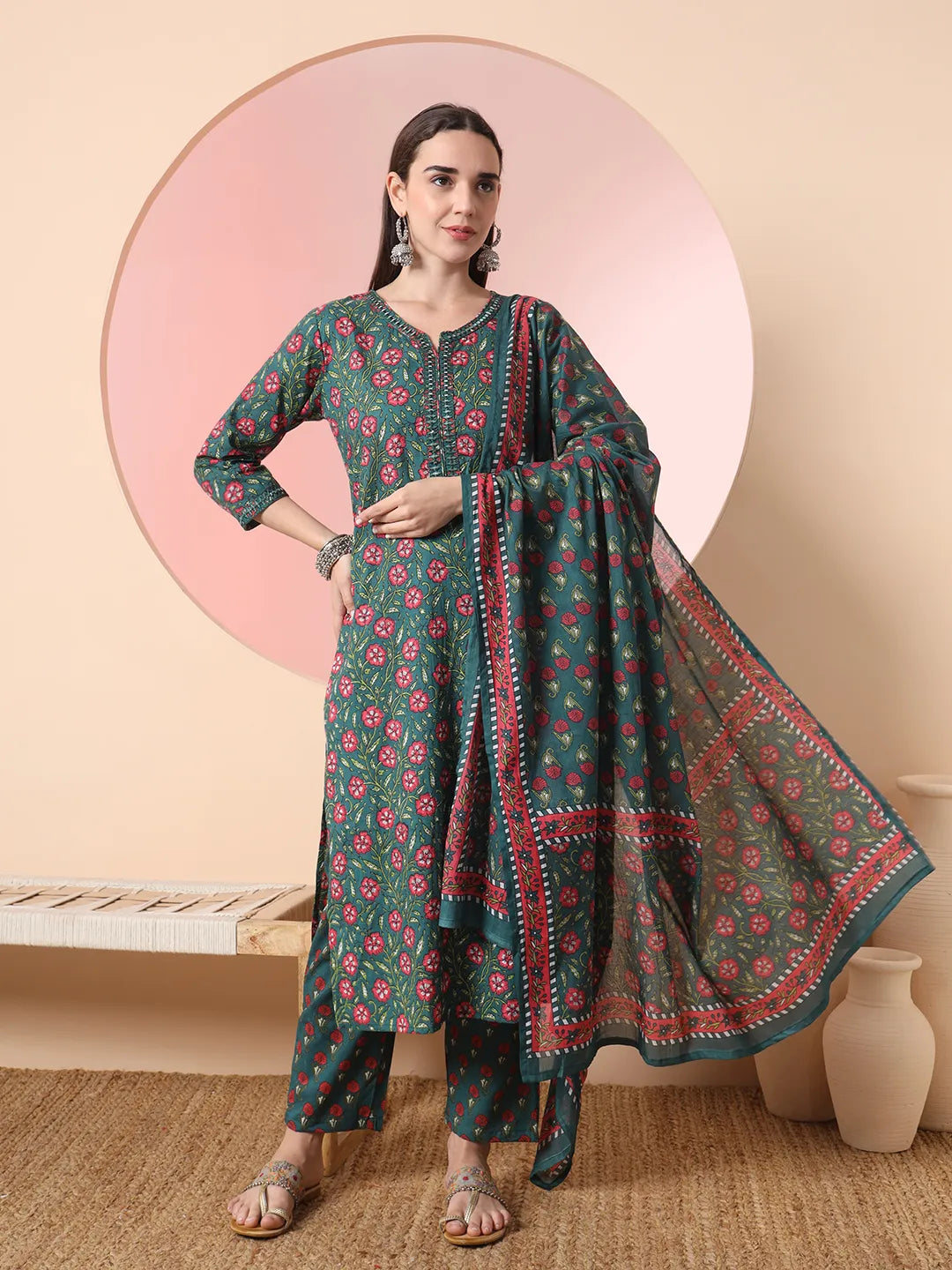 Yufta Green Floral Embroidered Kurta with Trousers with dupatta Set Trousers Velvet Soft