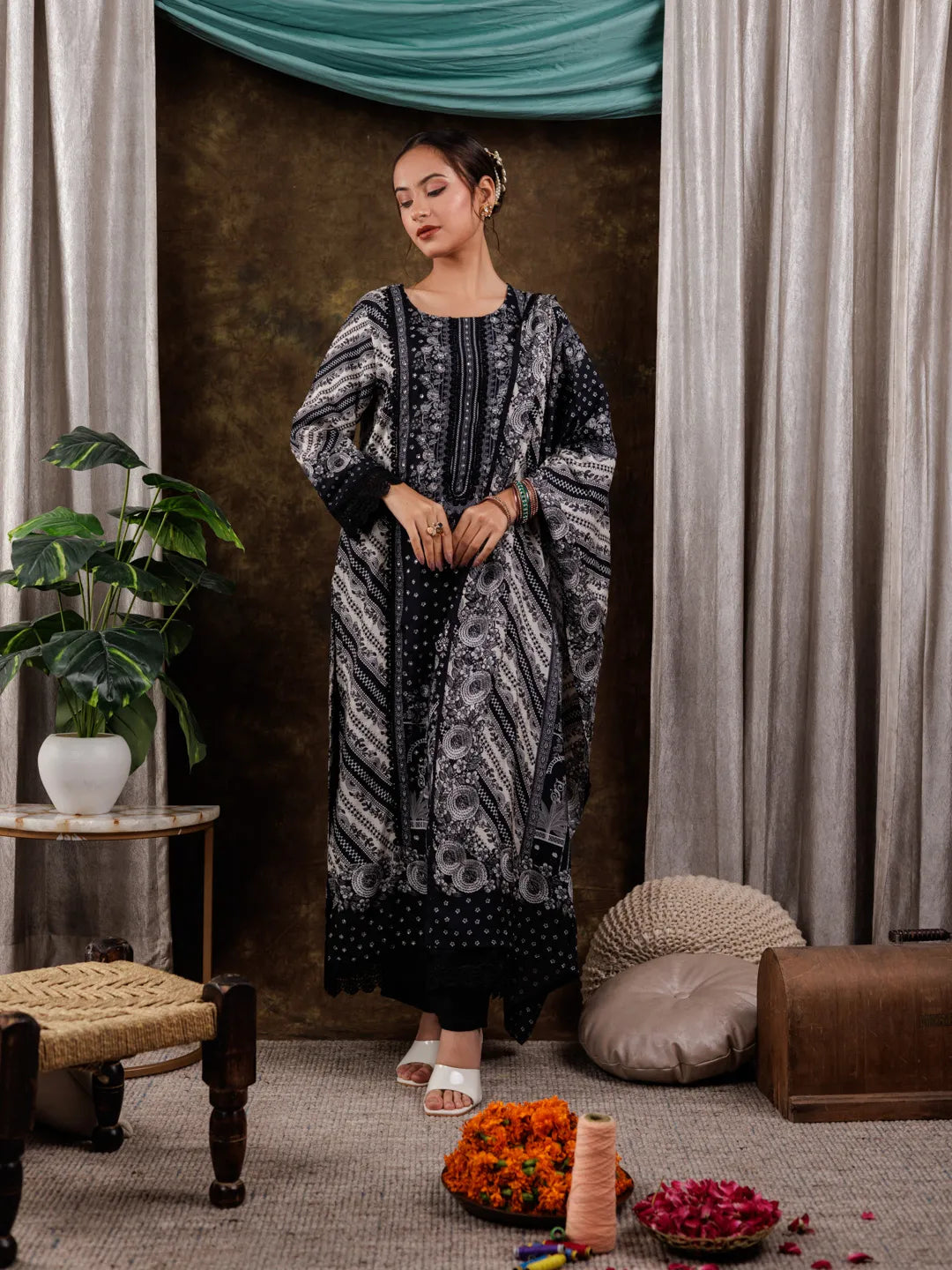 Yufta Black Hand Embroidery Silk Straight Kurta And Trouser With Dupatta Set Trousers Canvas Durable